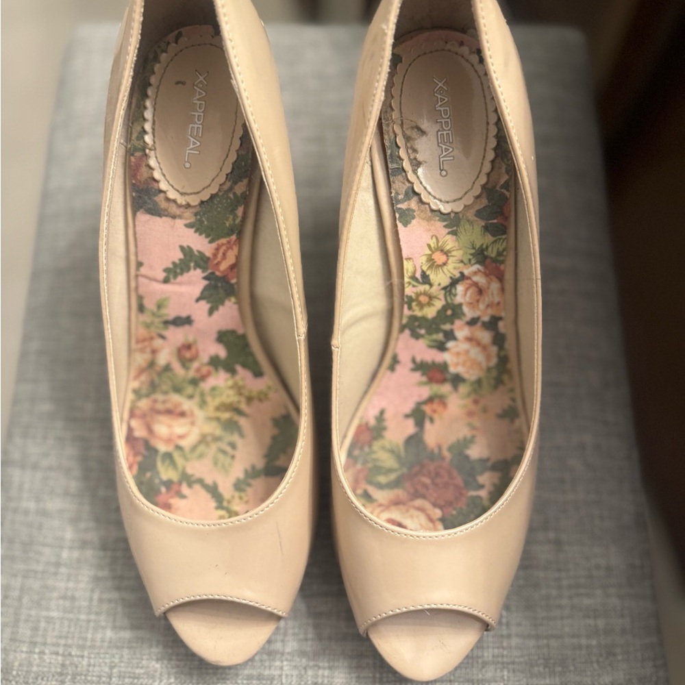 Xappeal Women's Tan Peep Toe Heels